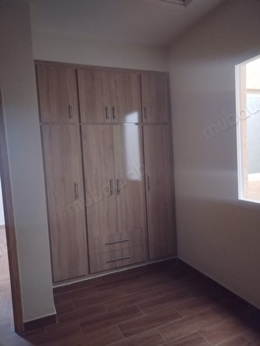 Maison commerciale a vendre avec deux niveaux
