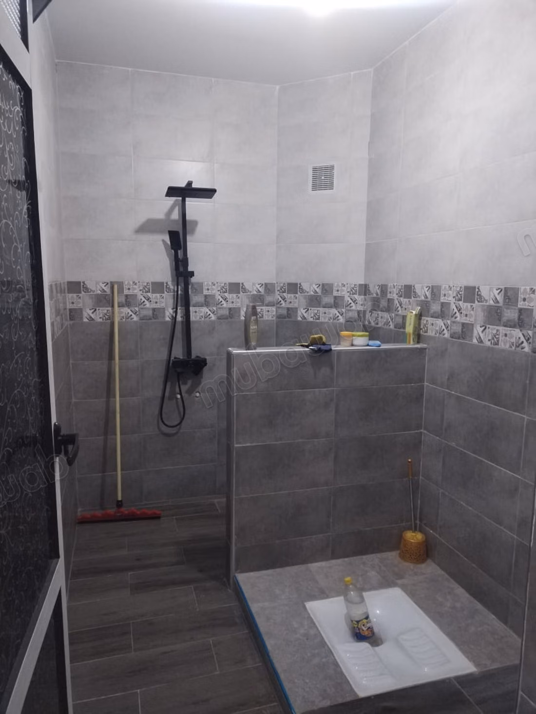 Maison commerciale a vendre avec deux niveaux