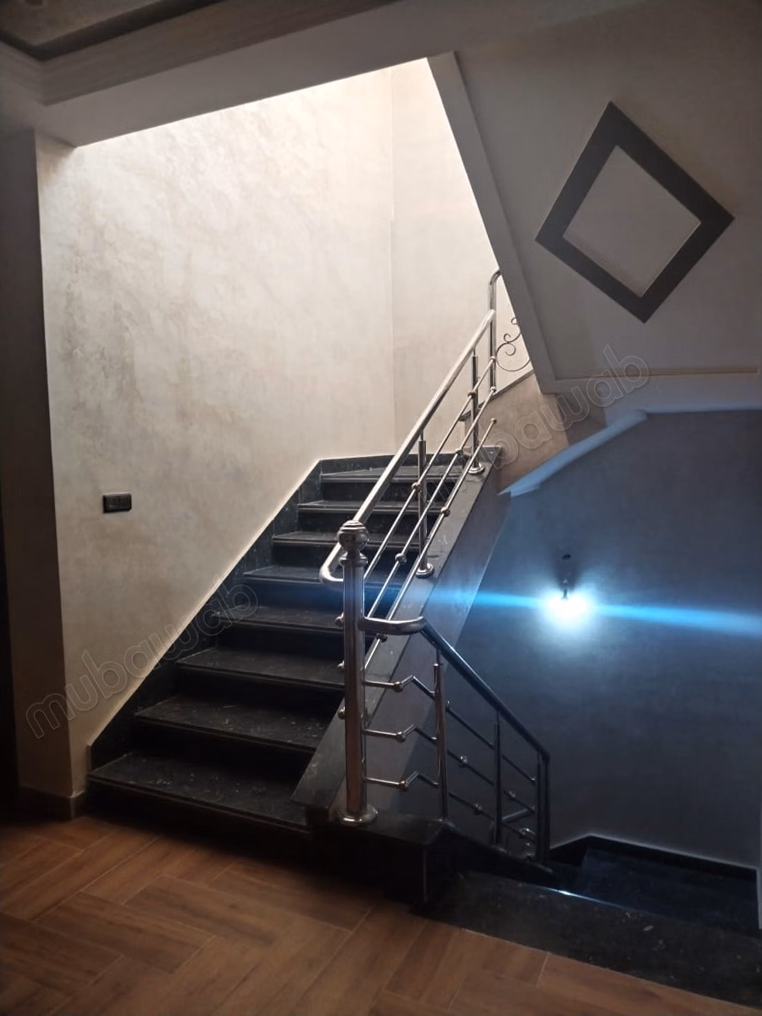 Maison commerciale a vendre avec deux niveaux