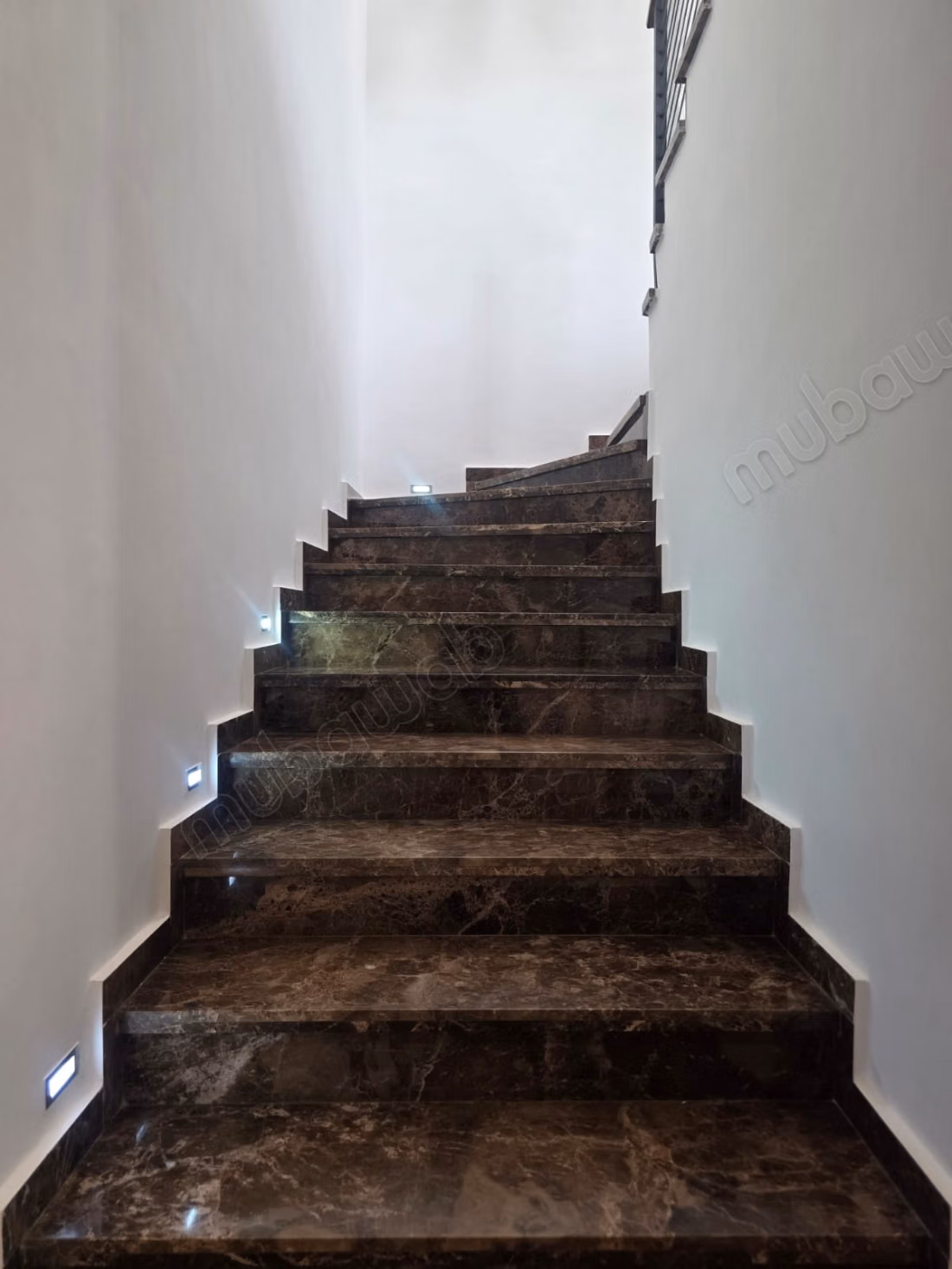 Stunning villa for sale on Route de Tahanaout. Area of 479 m². Garden
