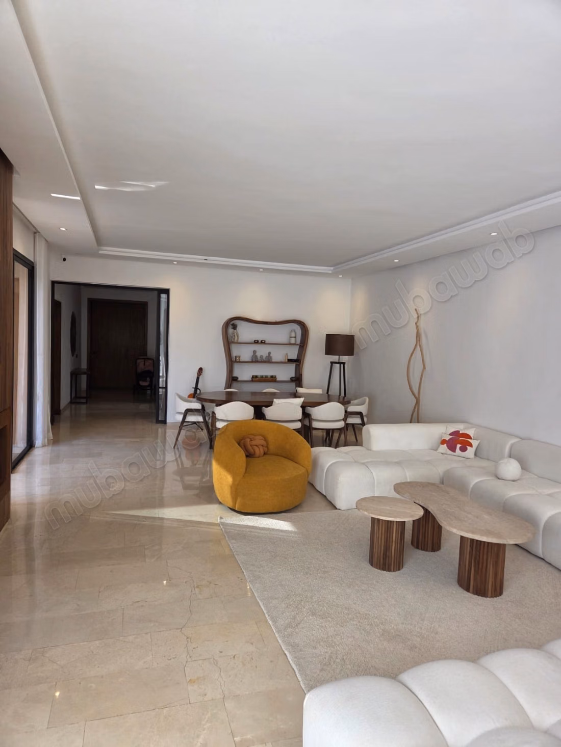 Stunning villa for sale on Route de Tahanaout. Area of 479 m². Garden