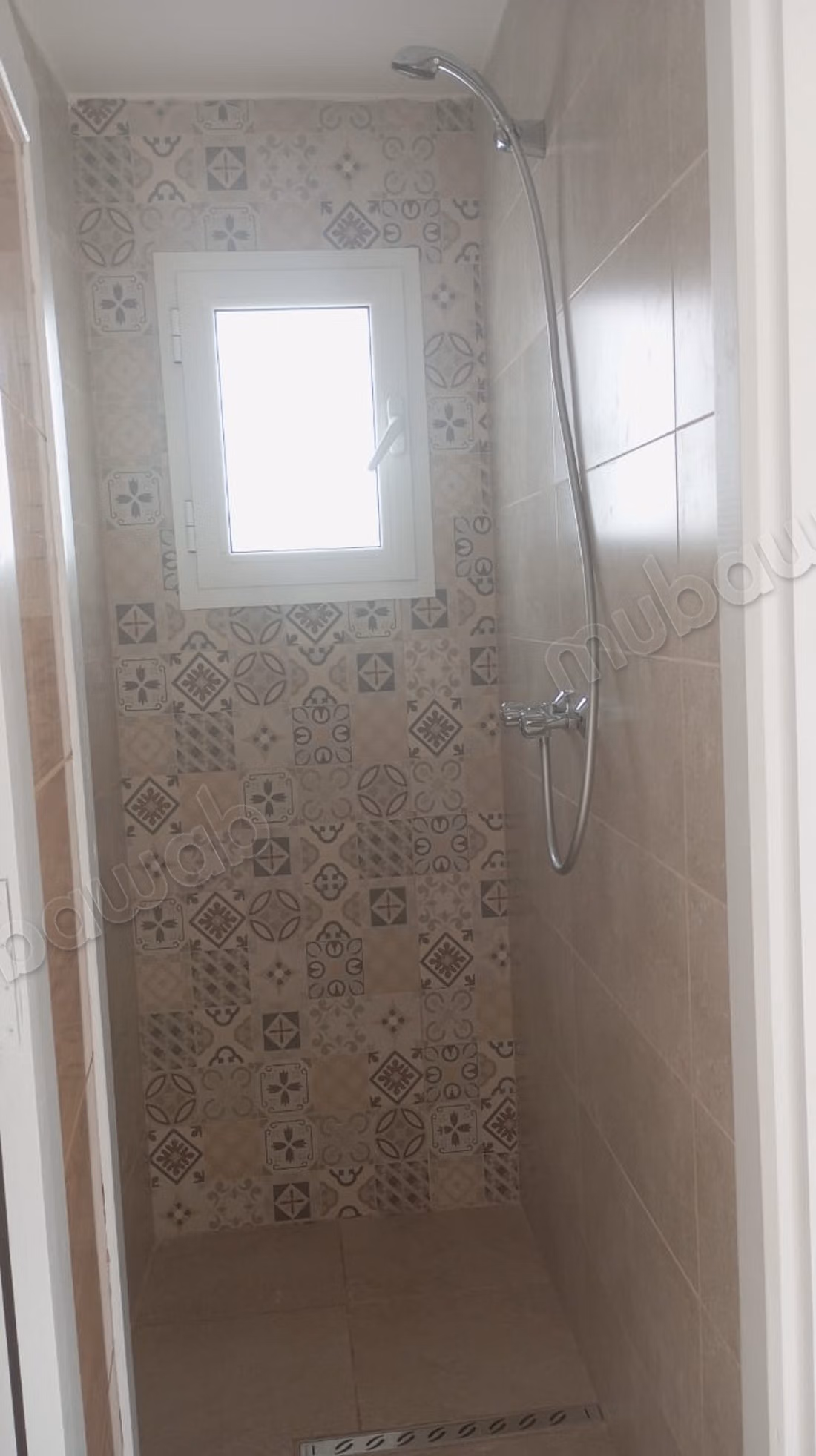 Seasonal rental Rooftop Menzah 5. Reinforced door, Charm and brightness