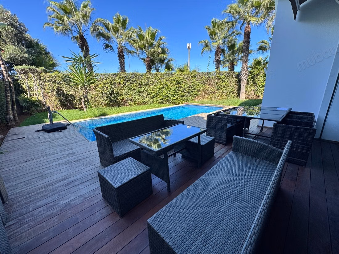 Luxury villa for sale in Ain Diab. 4 pleasant rooms. Furnished