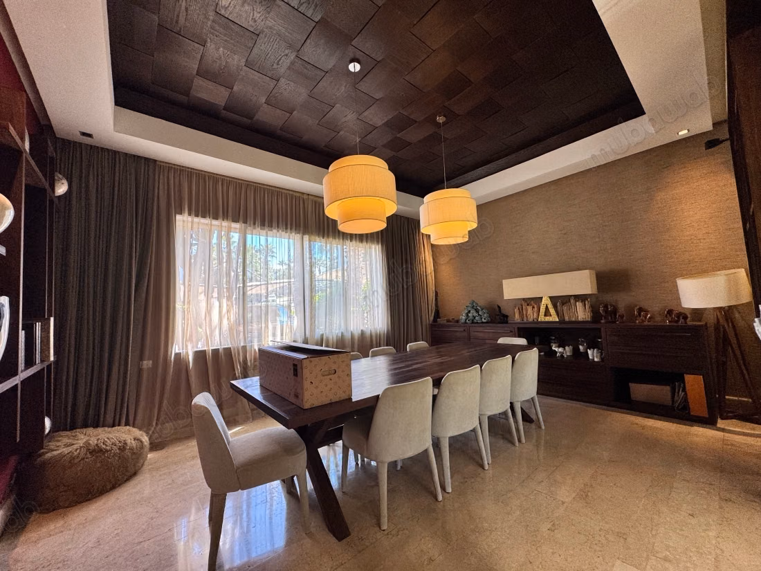 Luxury villa for sale in Ain Diab. 4 pleasant rooms. Furnished