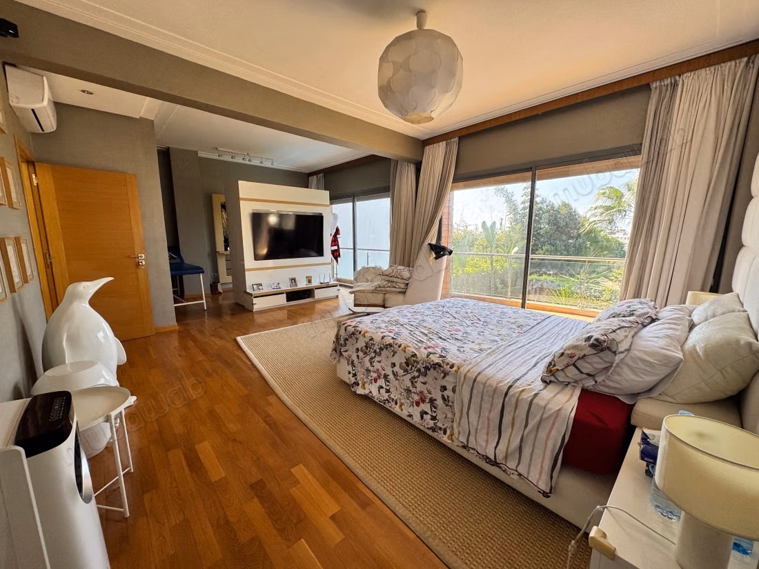 Luxury villa for sale in Ain Diab. 4 pleasant rooms. Furnished