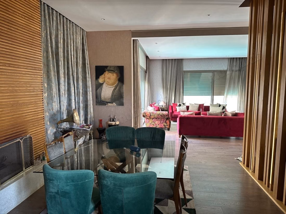 High-end house for sale in Dar Bouazza. Area 39 m². Pool and fireplace