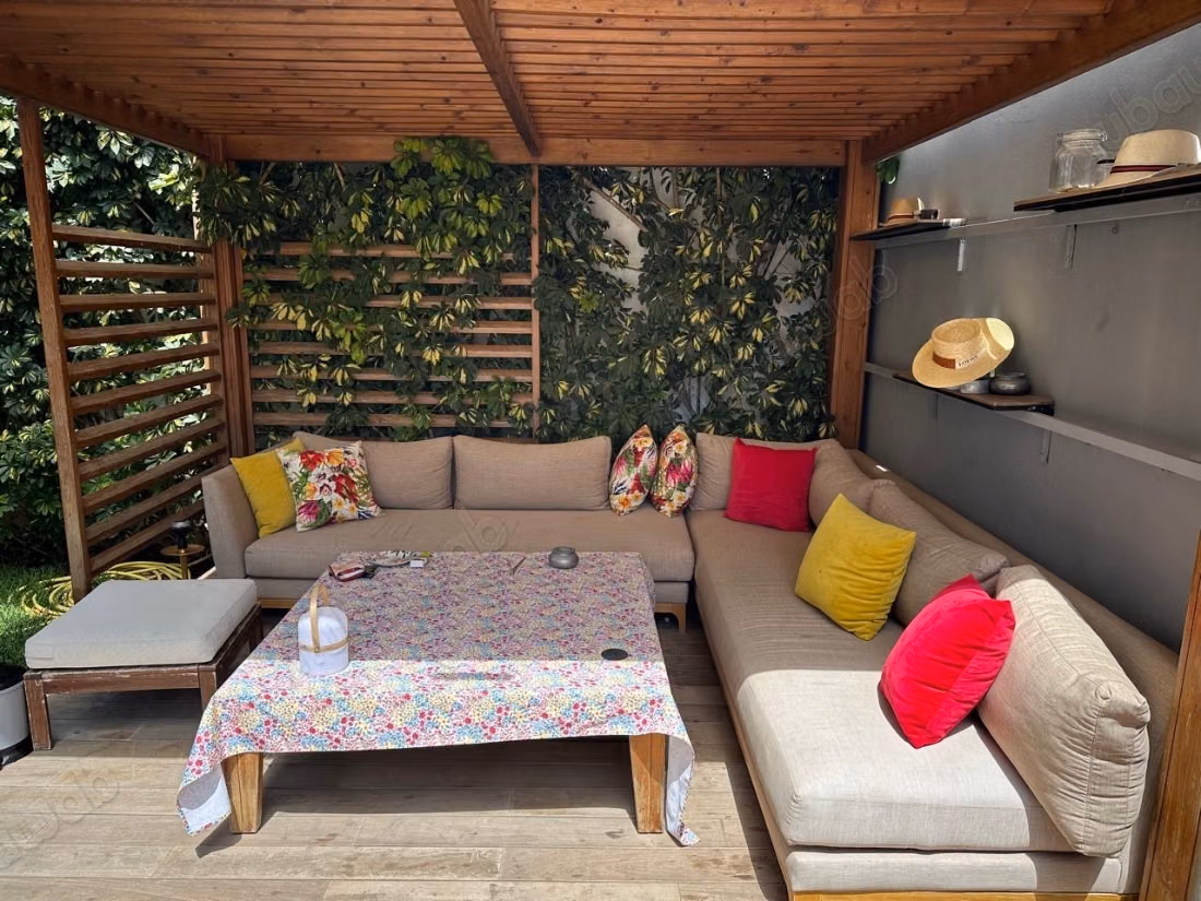 High-end house for sale in Dar Bouazza. Area 39 m². Pool and fireplace