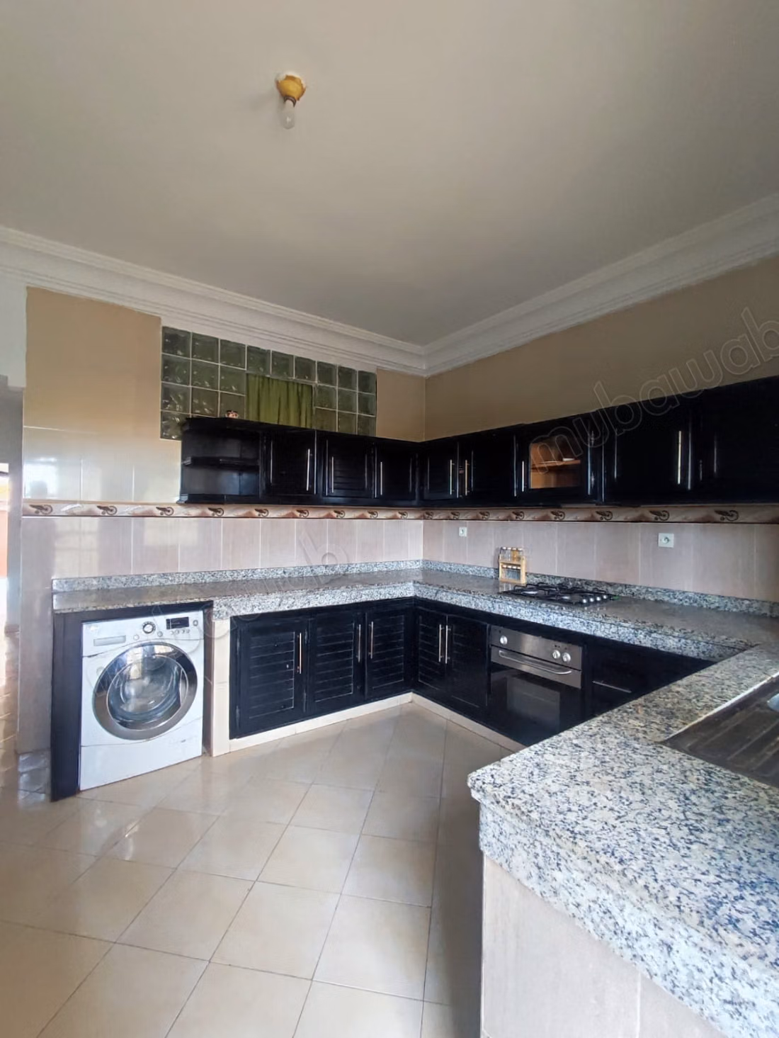Beautiful Villa with Careful Finishes