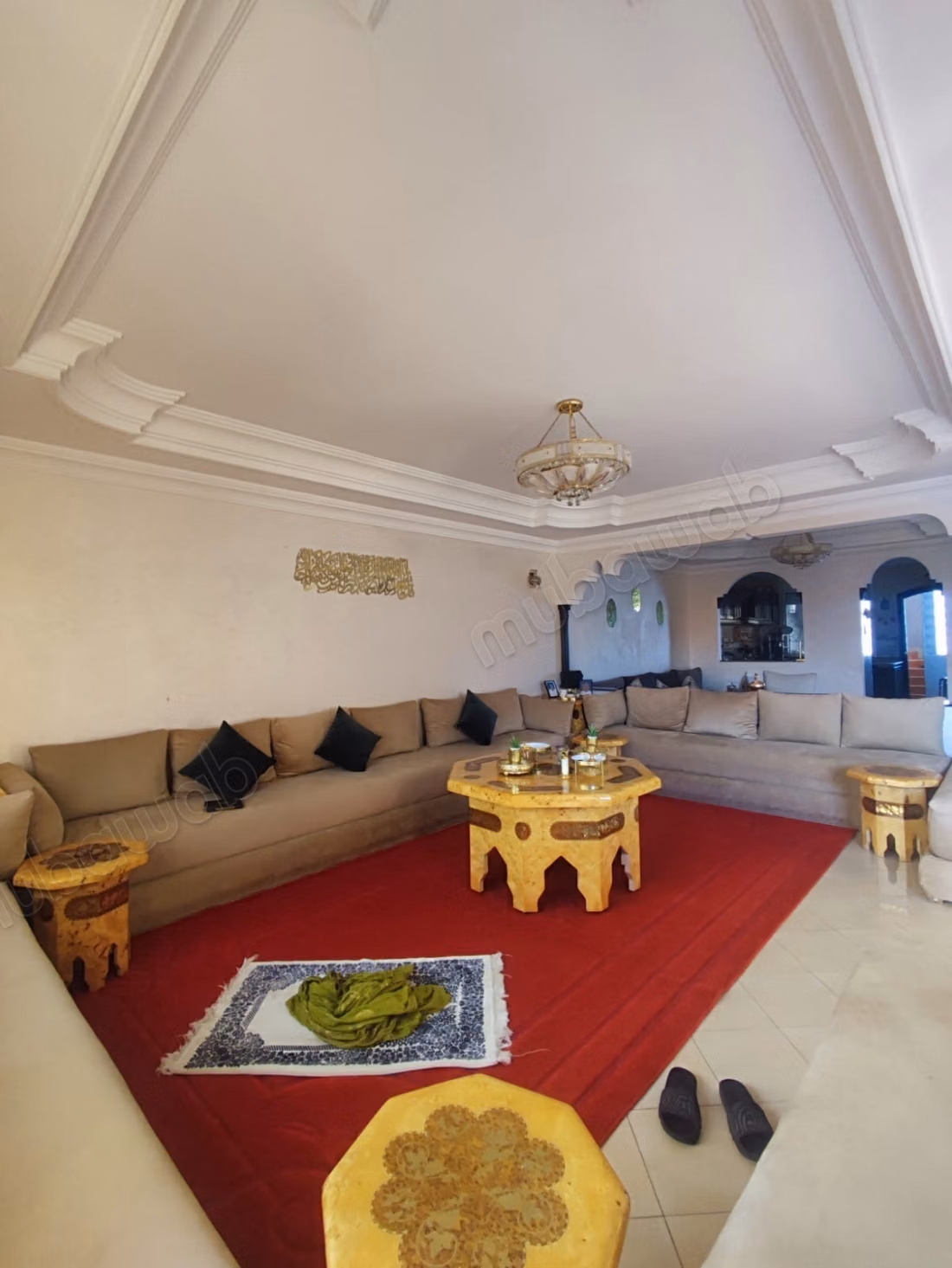 Beautiful Villa with Careful Finishes