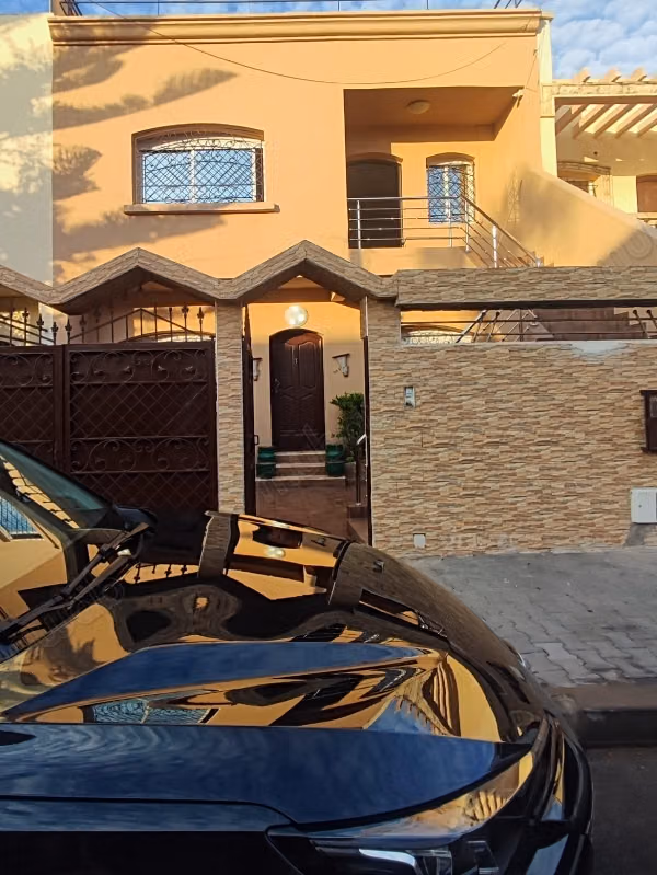 Beautiful Villa with Careful Finishes