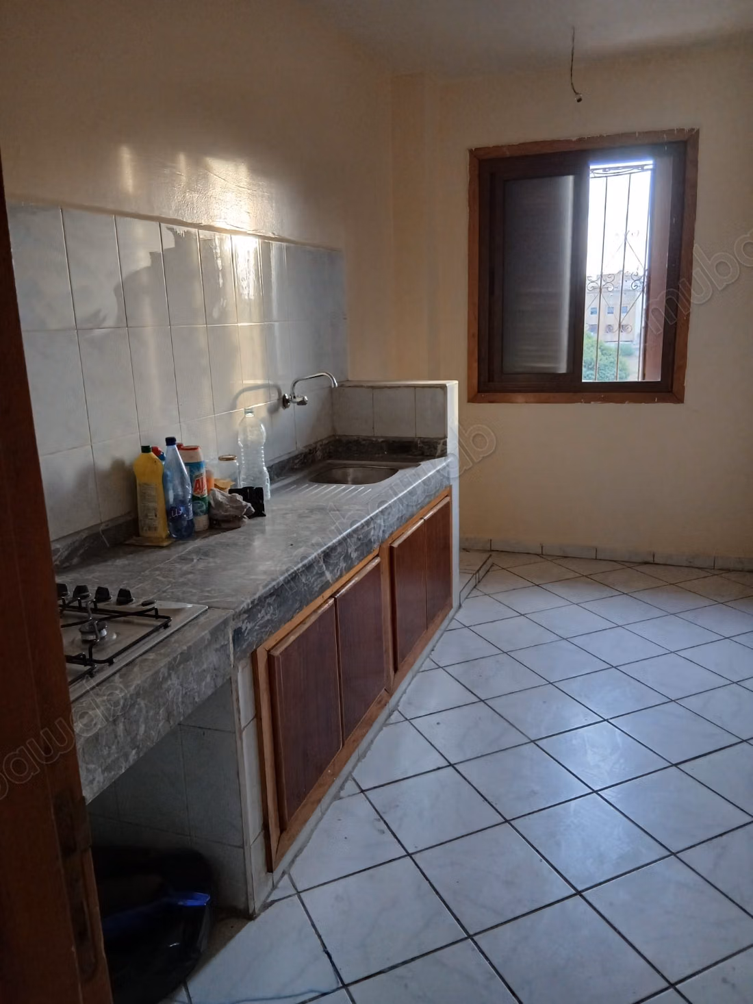 شقة للبيع في إقامة عبير 
بسيدي مومن