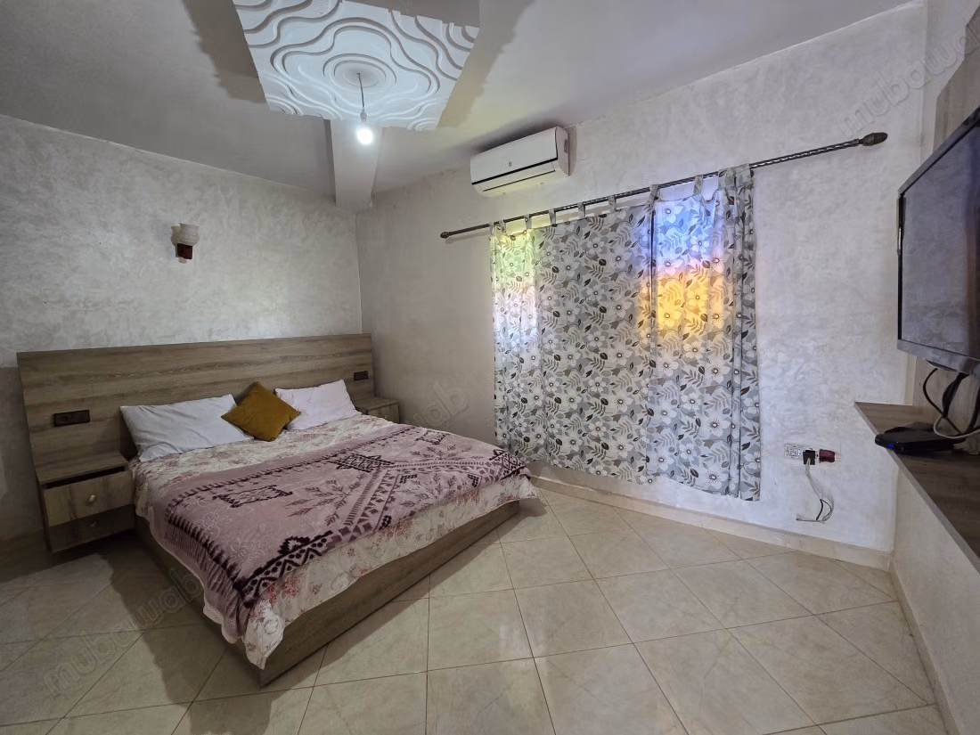 Maison de haut standing à vendre à Ouled Teïma. 7 grandes pièces. Bien meublé