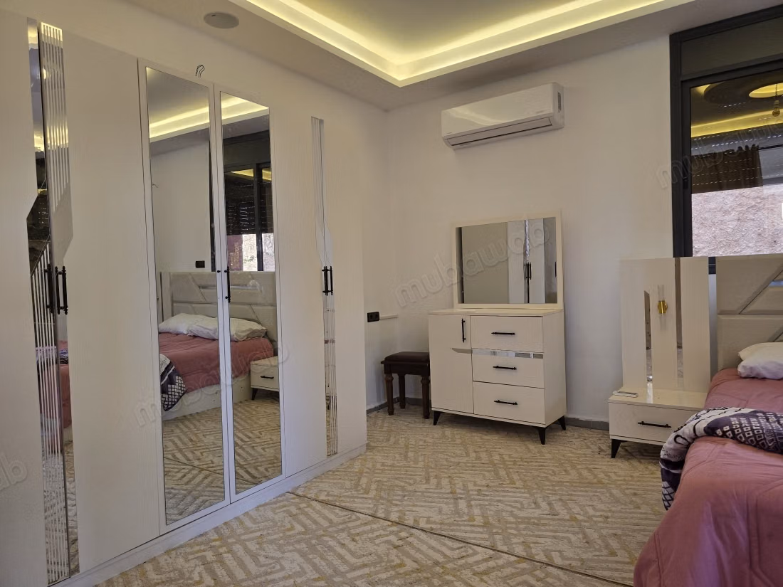 Maison de haut standing à vendre à Ouled Teïma. 7 grandes pièces. Bien meublé