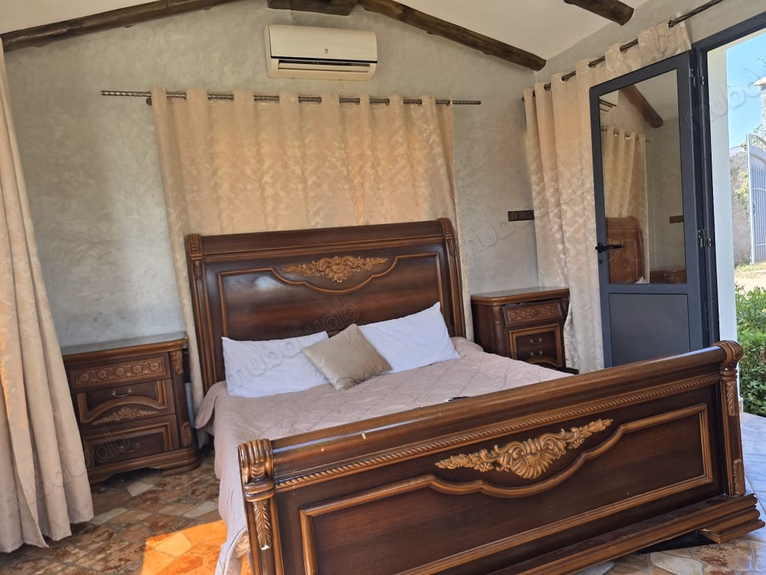 Maison de haut standing à vendre à Ouled Teïma. 7 grandes pièces. Bien meublé