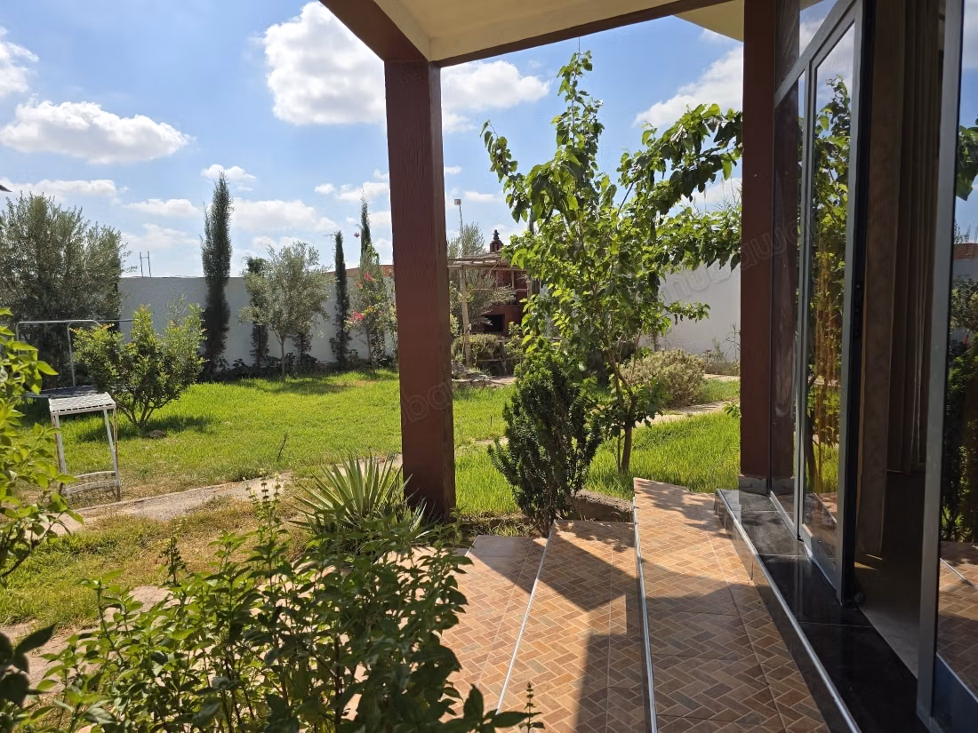 Maison de haut standing à vendre à Ouled Teïma. 7 grandes pièces. Bien meublé