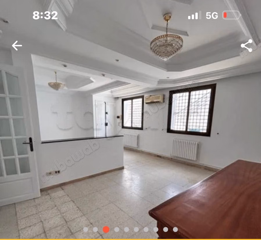 Maison à la vente à Denden. 7 chambres. Places de parking et beau jardin