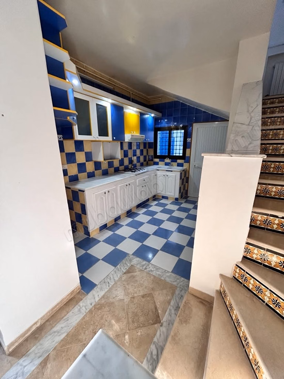 Maison à la vente à Denden. 7 chambres. Places de parking et beau jardin