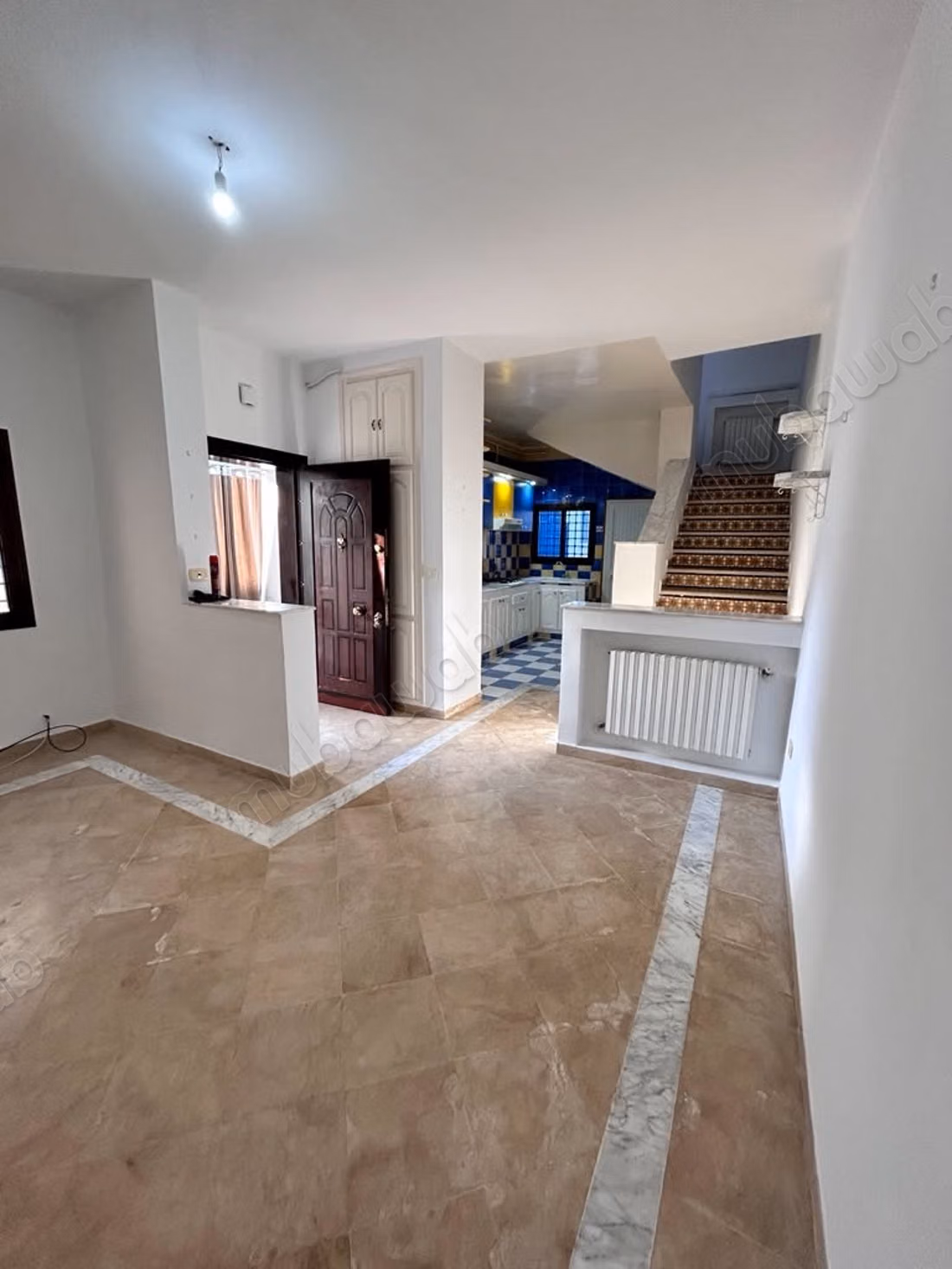 Maison à la vente à Denden. 7 chambres. Places de parking et beau jardin