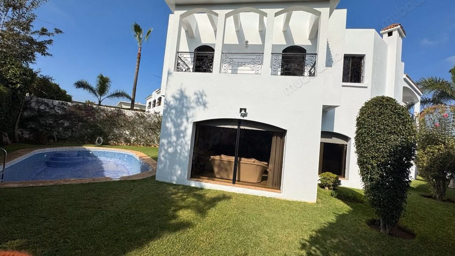 Magnificent villa for sale in Mandarona. Total area 628 m²