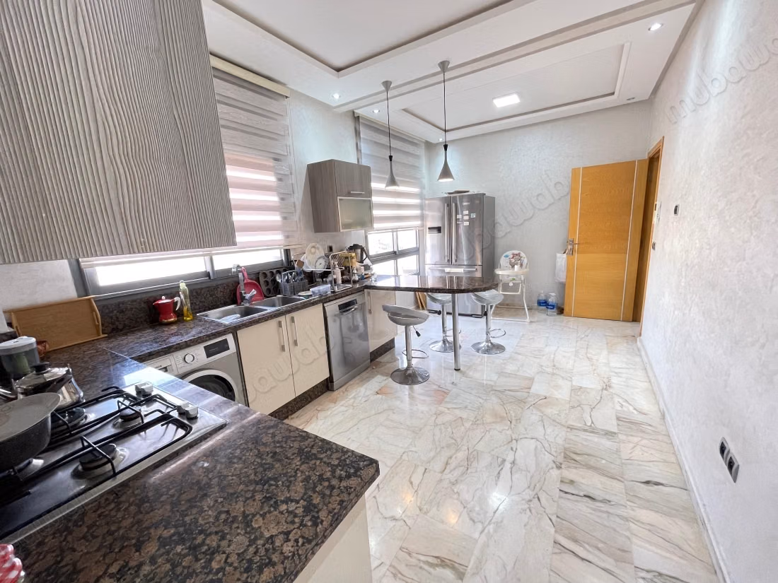 Joli Appartement à louer 150 m² à californie