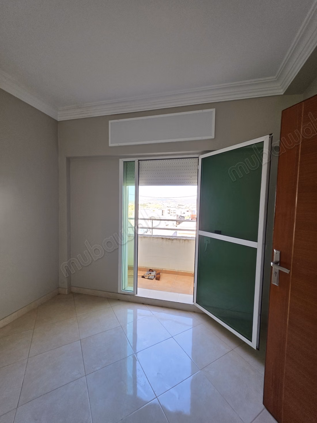 Location d'un appartement à Haddad. Superficie 55 m². Avec ascenseur et 2 balcons