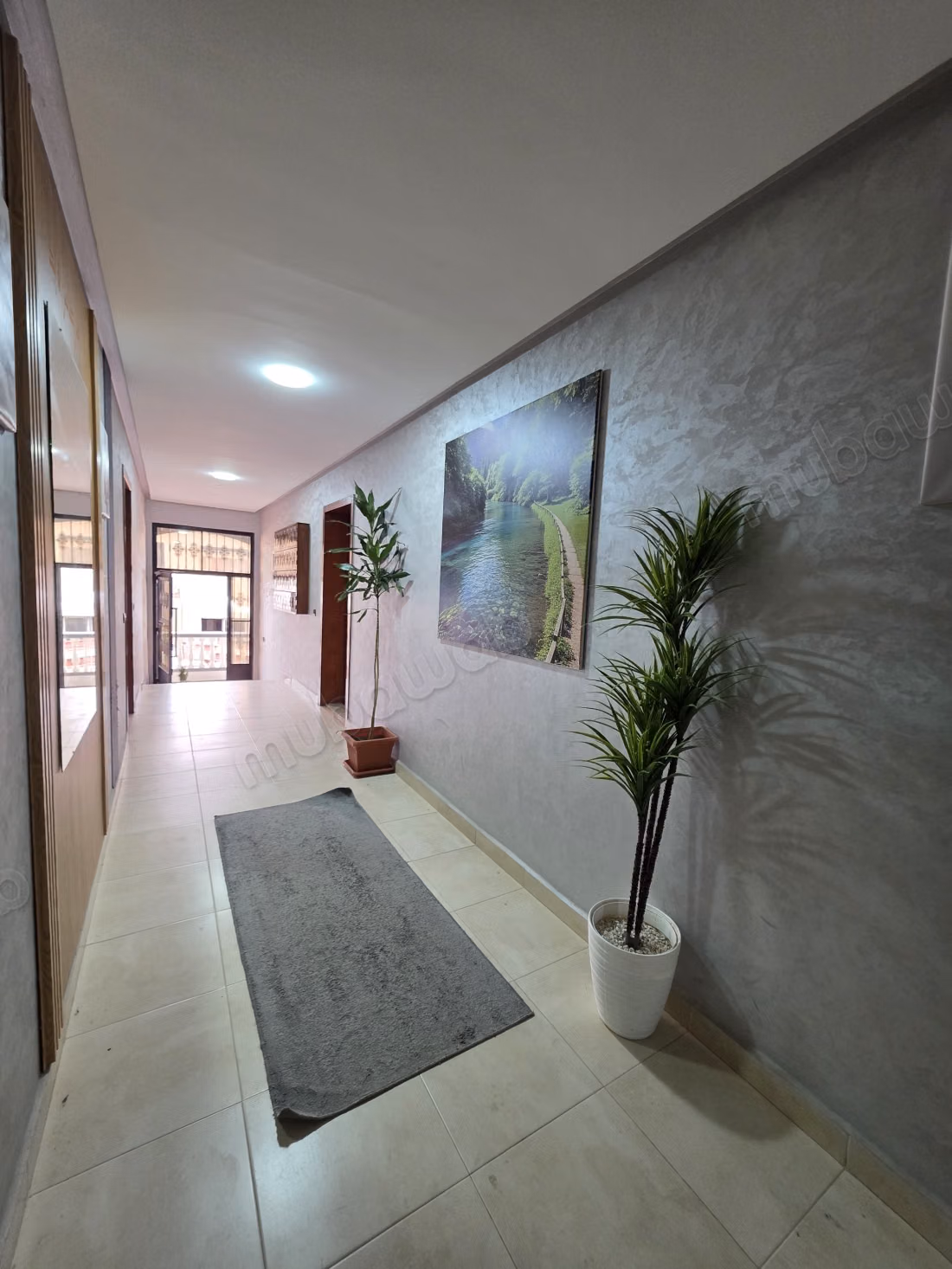 Location d'un appartement à Haddad. Superficie 55 m². Avec ascenseur et 2 balcons