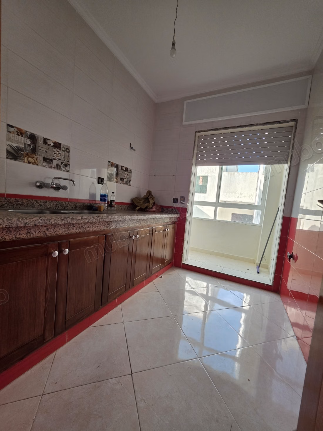 Location d'un appartement à Haddad. Superficie 55 m². Avec ascenseur et 2 balcons