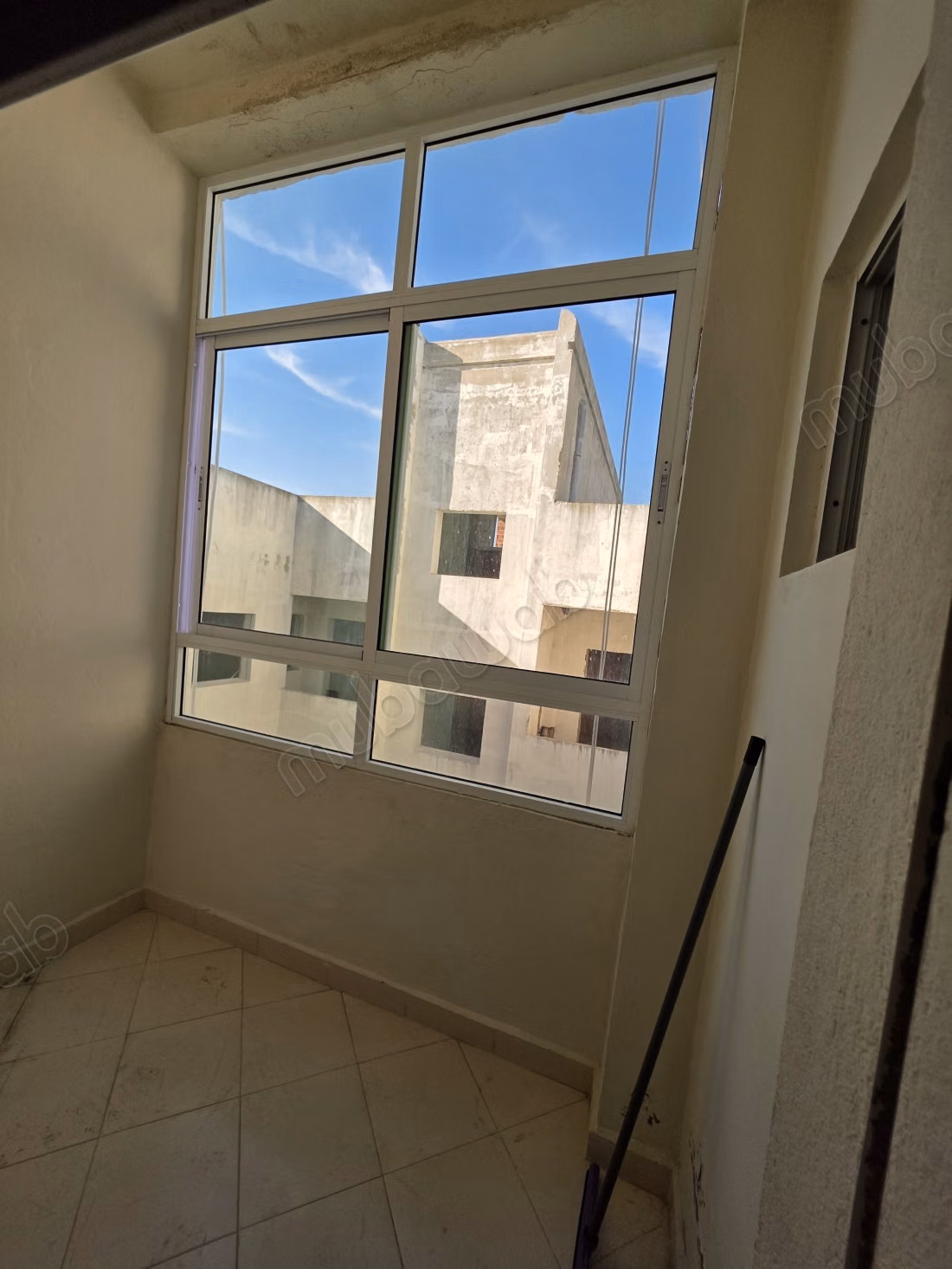 Location d'un appartement à Haddad. Superficie 55 m². Avec ascenseur et 2 balcons