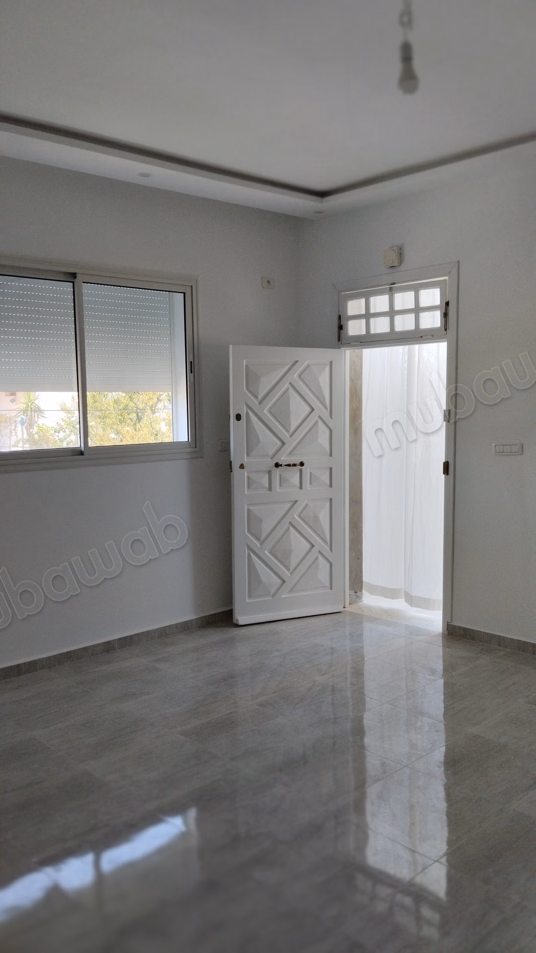 House for rent in Cité Ezzouhour. Area 80 m². Large terrace