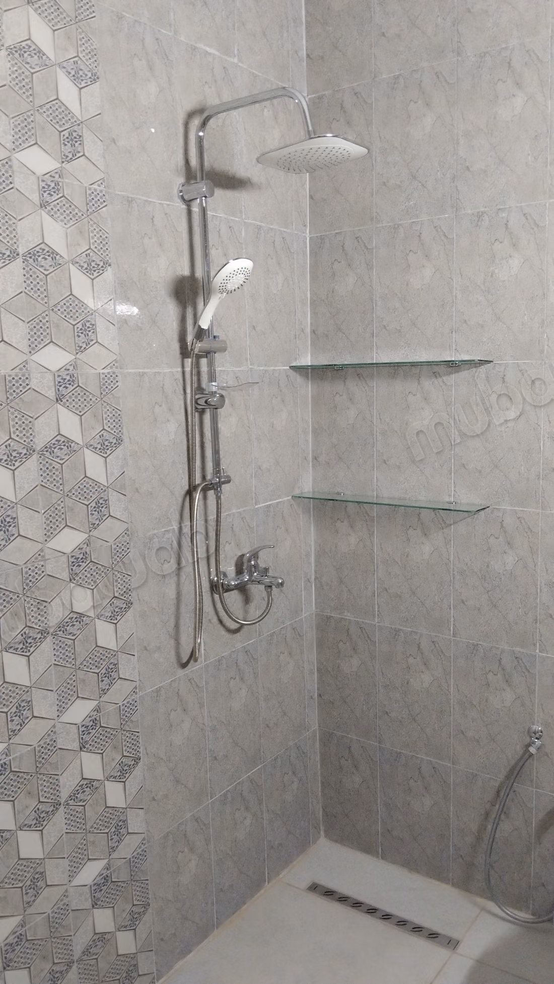 House for rent in Cité Ezzouhour. Area 80 m². Large terrace