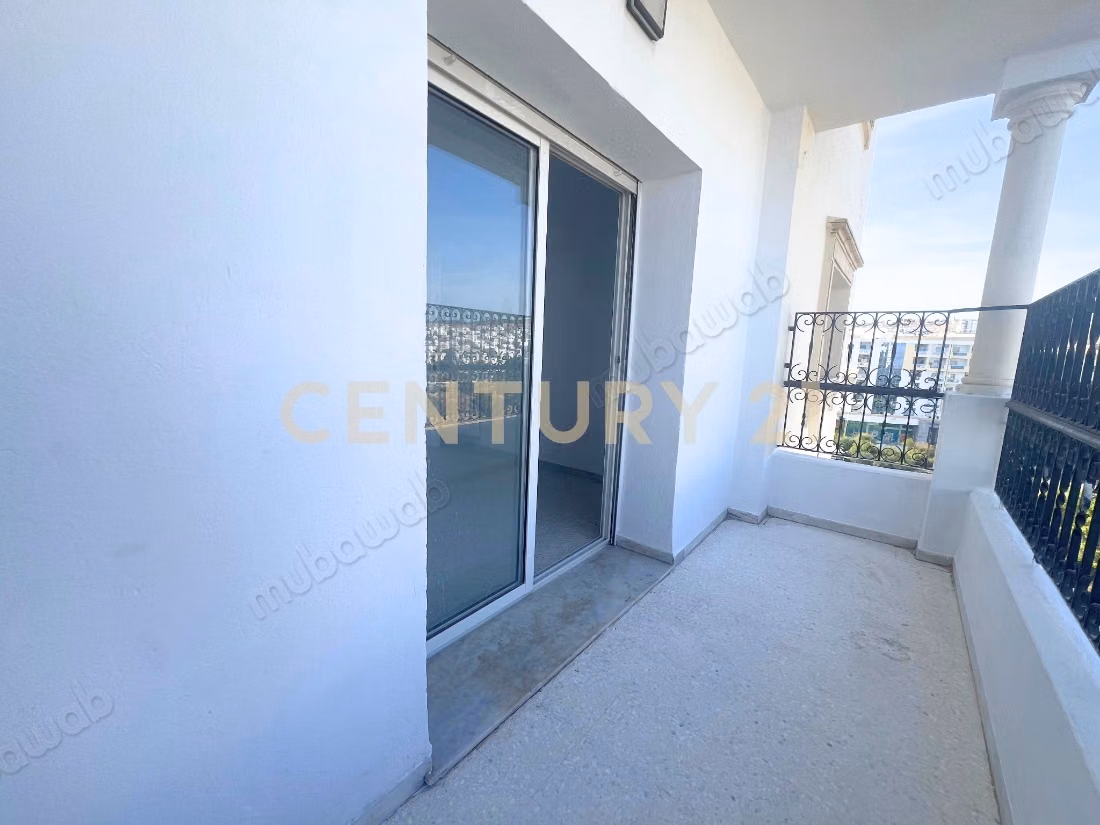 A vendre un s2 avec terrasse à ennasr2