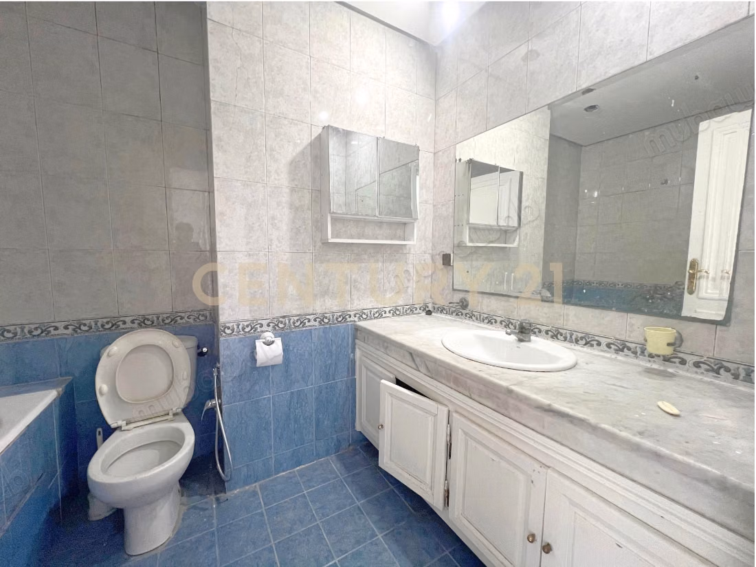 A vendre un s2 avec terrasse à ennasr2