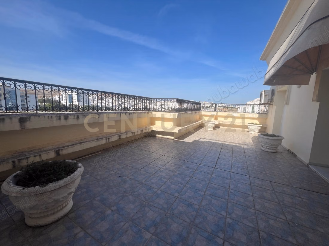 In vendita un appartamento S3 con terrazza a Ennasr 3
