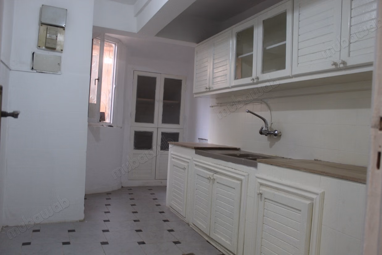 Rdc et etage de villa a LOUER VIDE