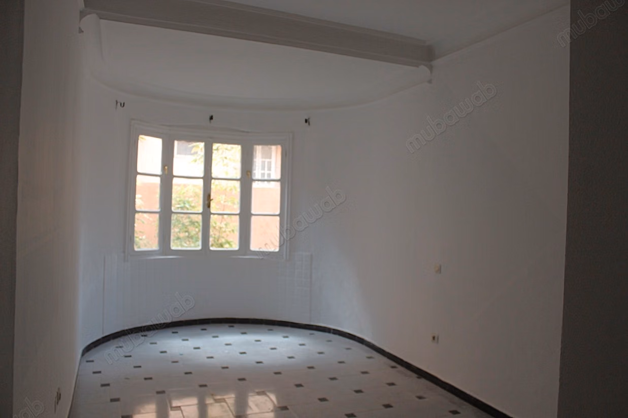 Rdc et etage de villa a LOUER VIDE