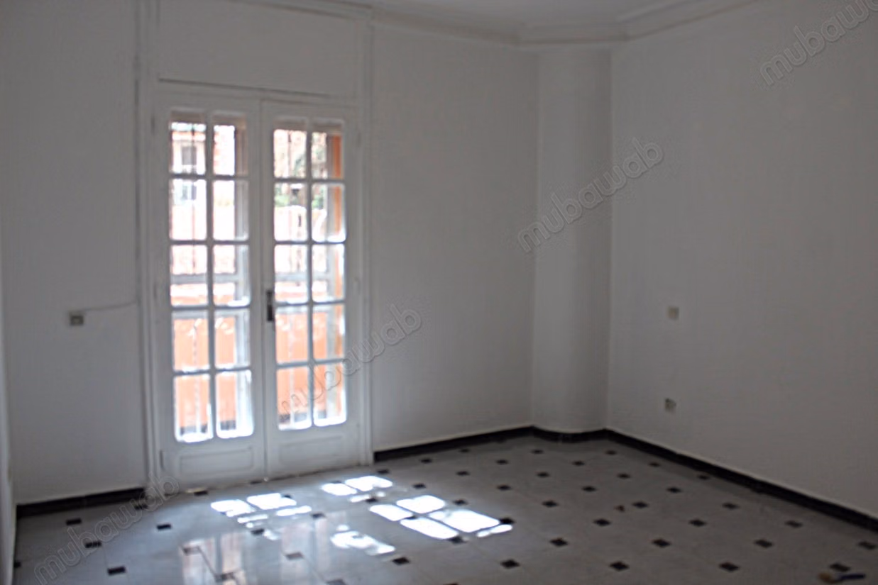 Rdc et etage de villa a LOUER VIDE
