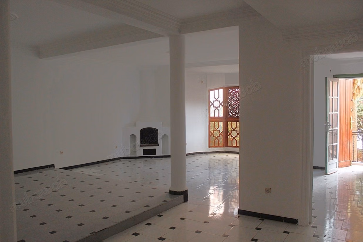 Rdc et etage de villa a LOUER VIDE