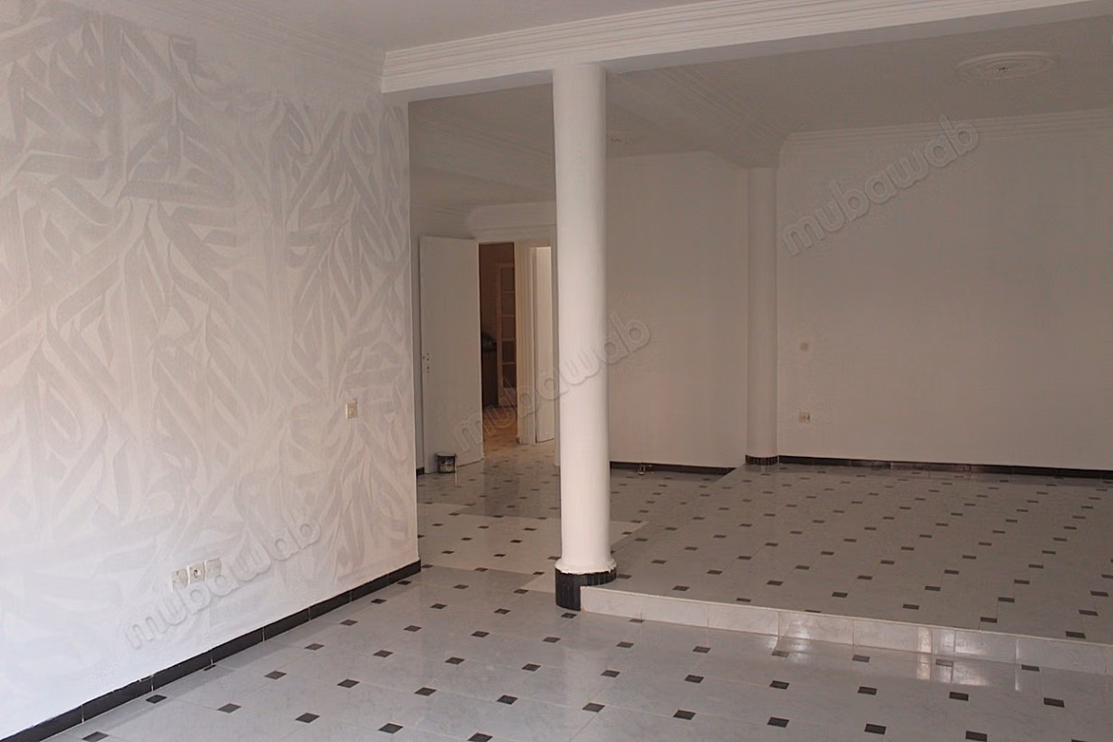 Rdc et etage de villa a LOUER VIDE