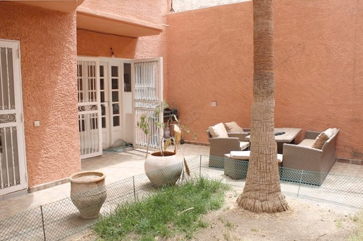 Rdc et etage de villa a LOUER VIDE