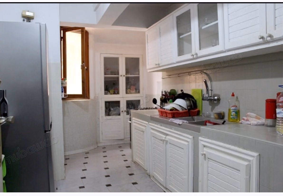Rdc et etage de villa a LOUER VIDE