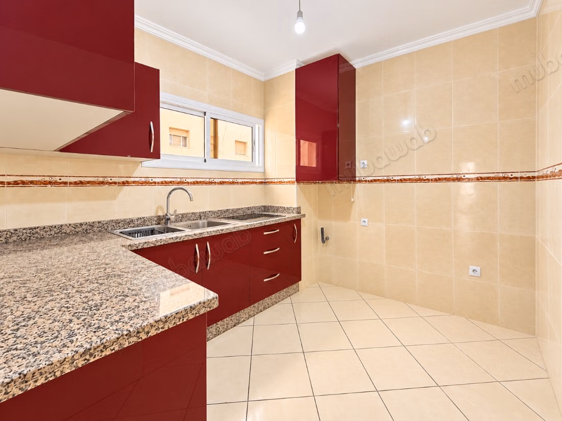 Spacieux appartement non meublé à Founty