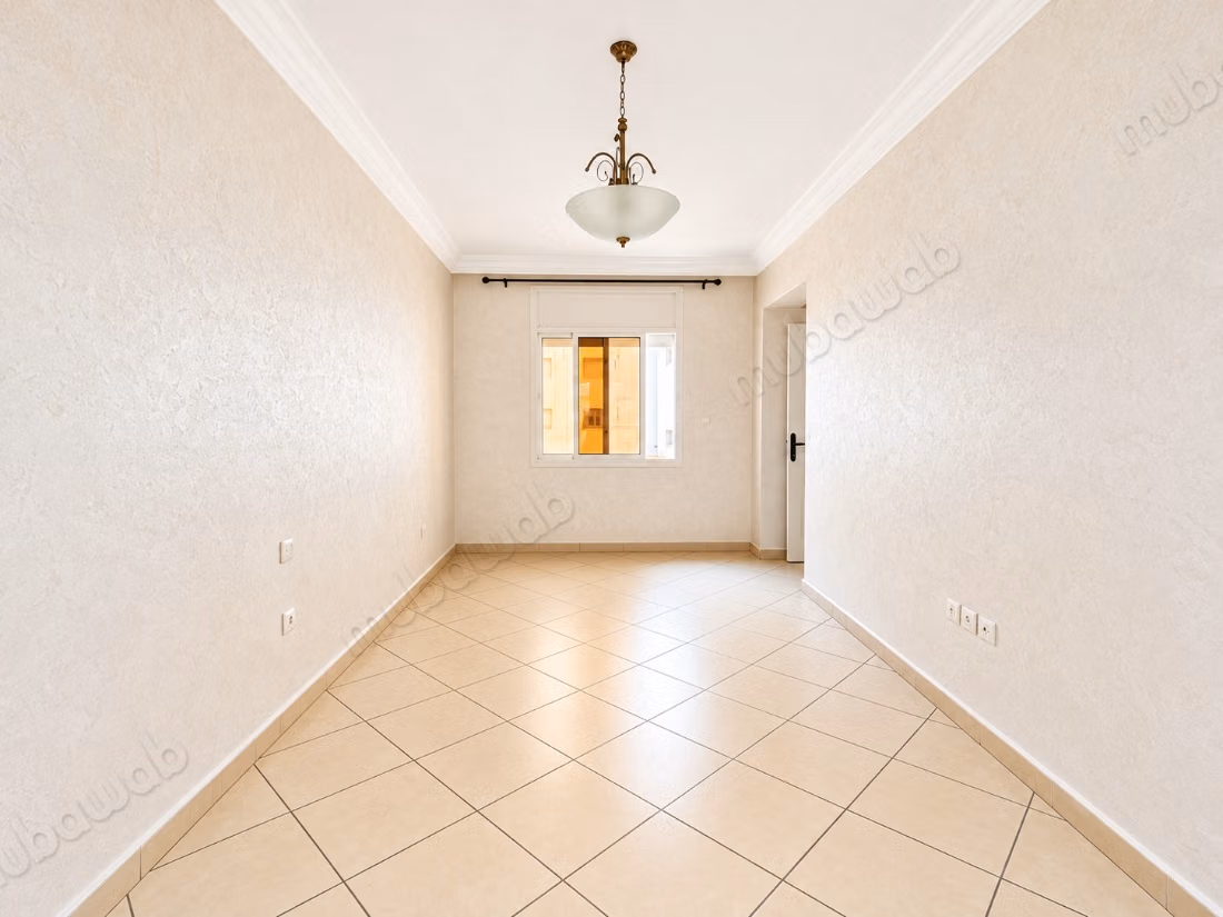 Spacieux appartement non meublé à Founty