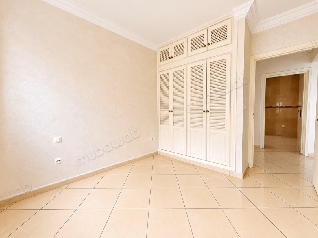 Spacieux appartement non meublé à Founty