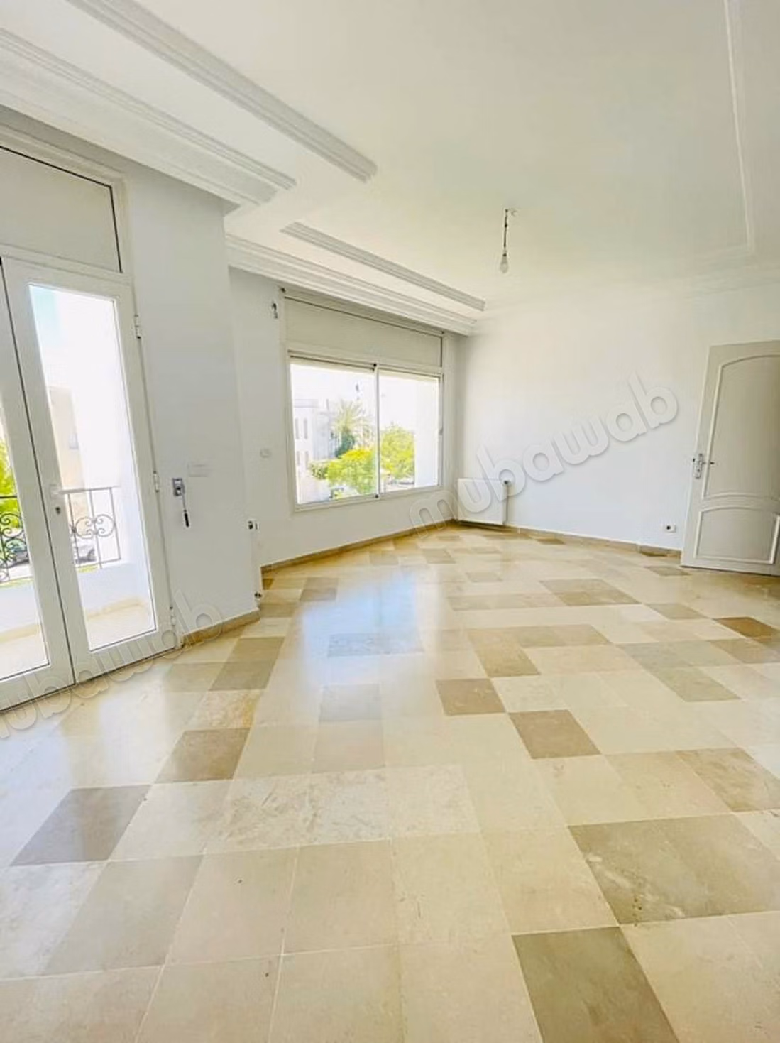 Villa avec un grand jardin