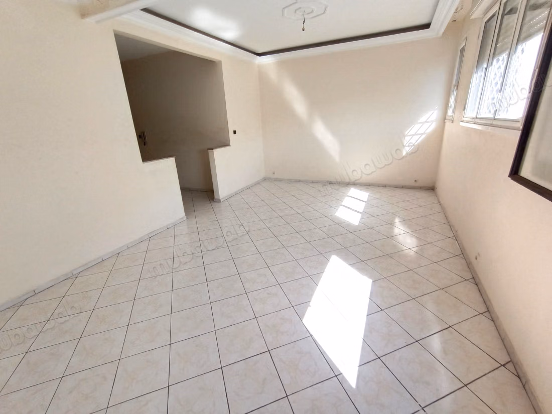 Appartement sans meubles a louer zone maarif