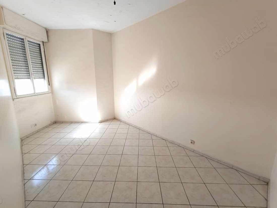 Appartement sans meubles a louer zone maarif