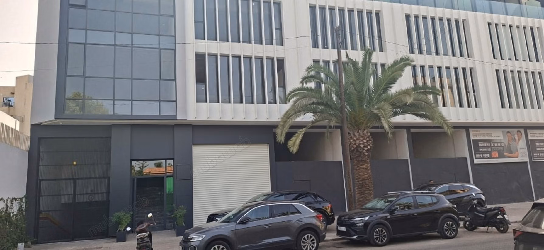 Bureau neuf avec terrasse à louer à Oasis – 67 m²