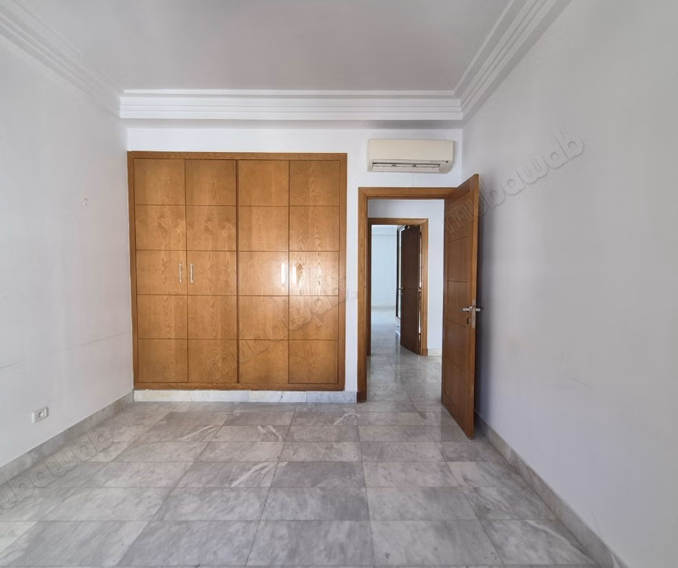 Appartamento spazioso per uso residenziale o ufficio