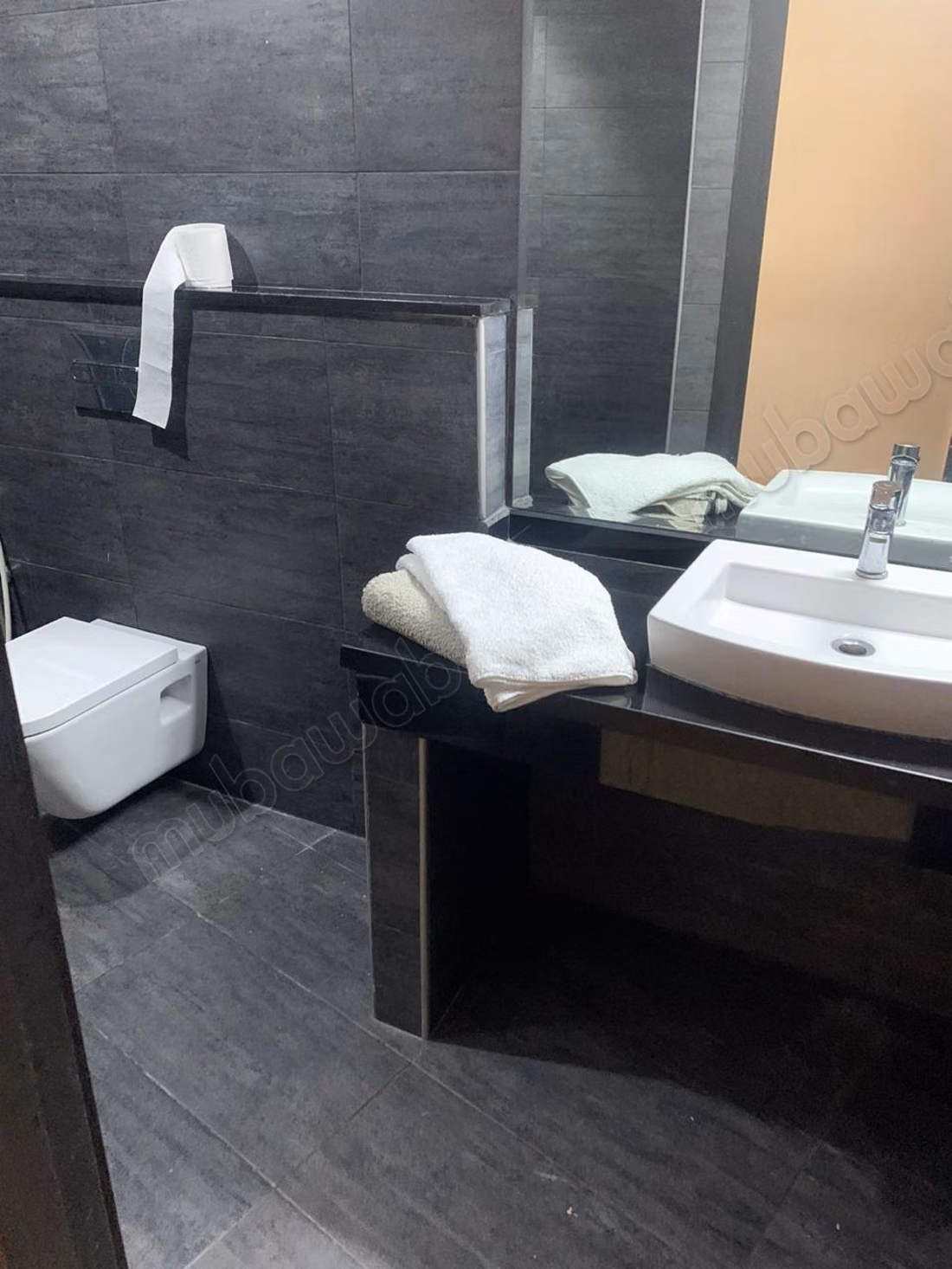 Appartamento per vacanze in affitto a Racine. 3 camere da letto. Servizio di portineria e aria condizionata