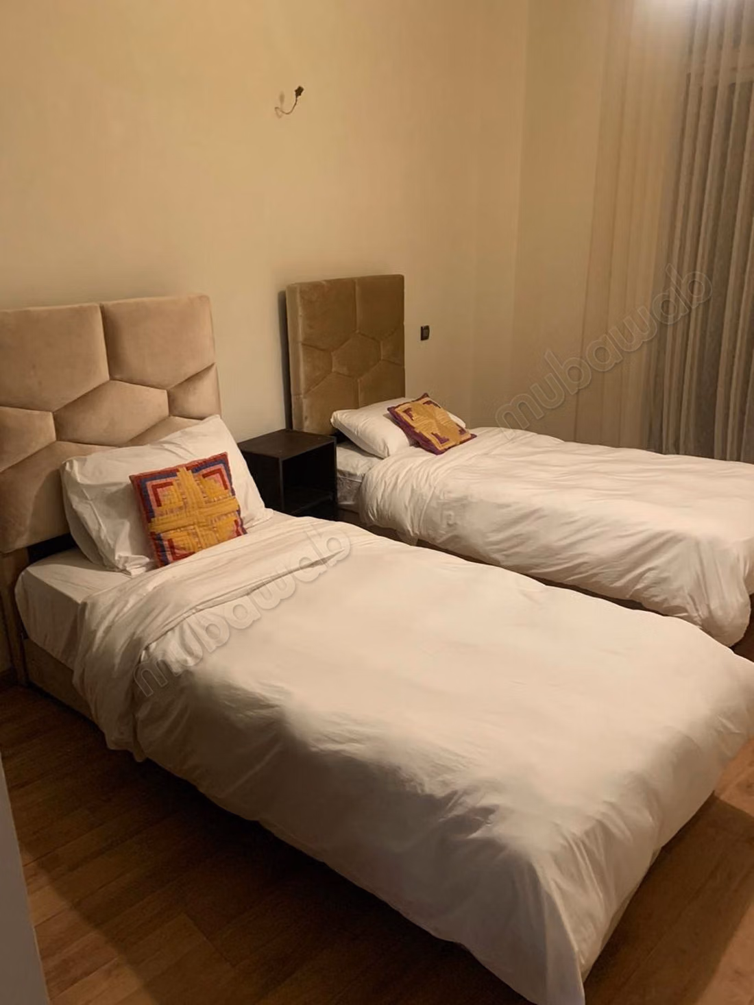Appartamento per vacanze in affitto a Racine. 3 camere da letto. Servizio di portineria e aria condizionata